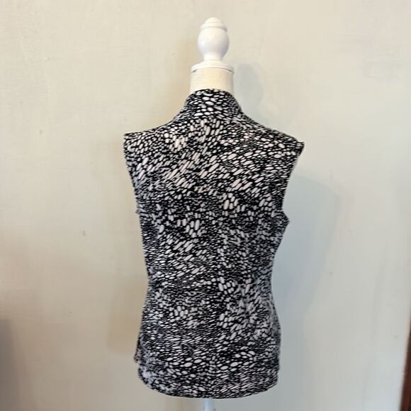 Grace Elements black white ovals sleeveless blouse V neckline Size M - Picture 5 of 7